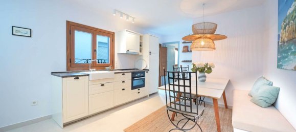 2 bedrooms House in Caleta de Velez, Spain No. 104743 2