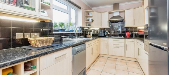 2 bedrooms Commercial property in Watford, United Kingdom No. 6051 2