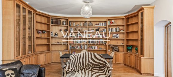 3 bedrooms Apartment in Paris, France No. 164463 17