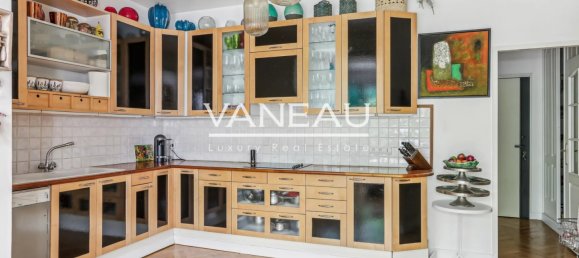 3 bedrooms Apartment in Paris, France No. 164463 5