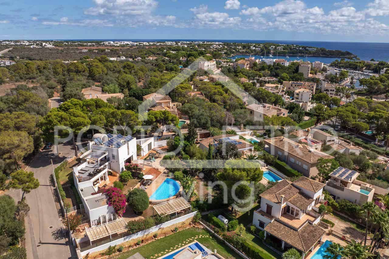 6 bedrooms Villa in Portopetro, Spain No. 193103