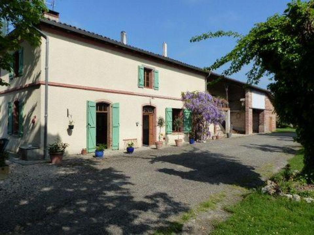 5 bedrooms House in Montauban, France No. 26765