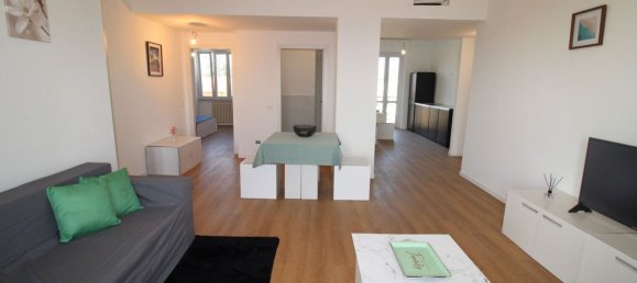 3 bedrooms Apartment in Biassono, Italy No. 364340 2