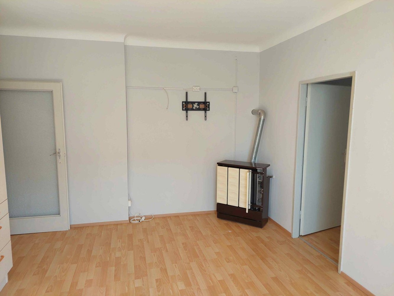 Apartamento de 1 dormitorio en Schwechat, Austria No. 202332