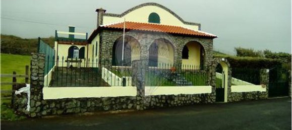 3 chambres Maison à Angra do Heroismo, Portugal No. 30135 2