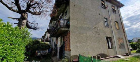 3-salle Appartement à Montorfano, Italy No. 2817 4