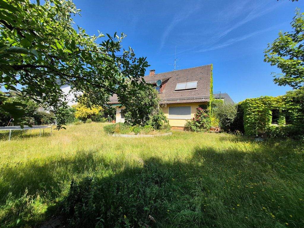 6 rooms House in Roth, Germany No. 249531