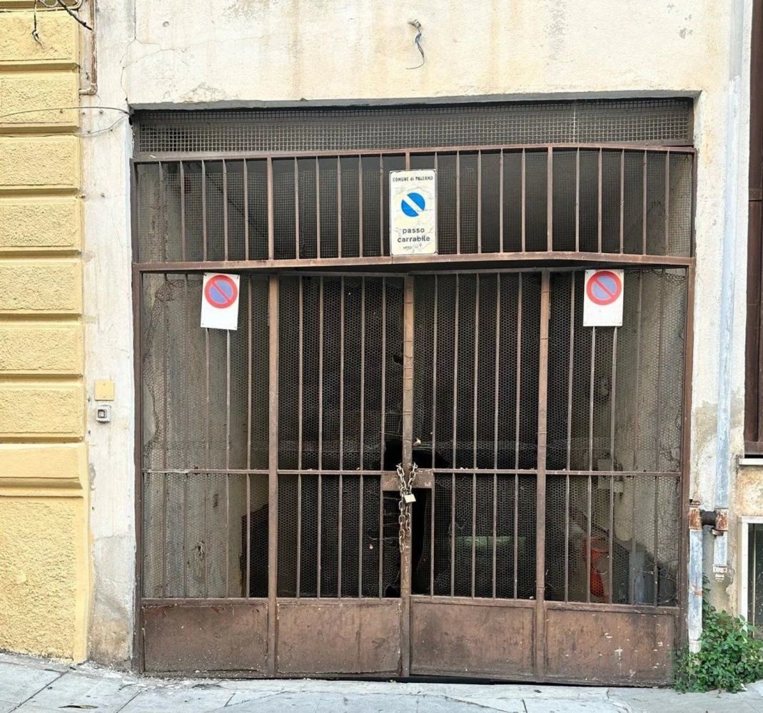 Entrepôt à Palermo, Italy 100m² No. 327365