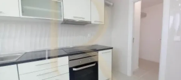3 bedrooms Apartment in Corroios, Portugal No. 91789 2