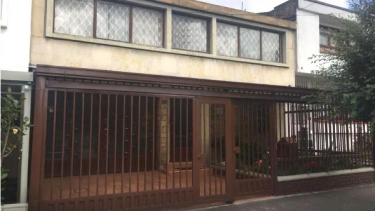 4 bedrooms House in Bogota, Colombia No. 11288