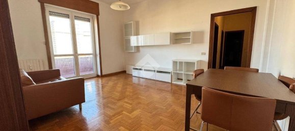 Квартира с 2 спальнями в Монца, Италия № 119955 11