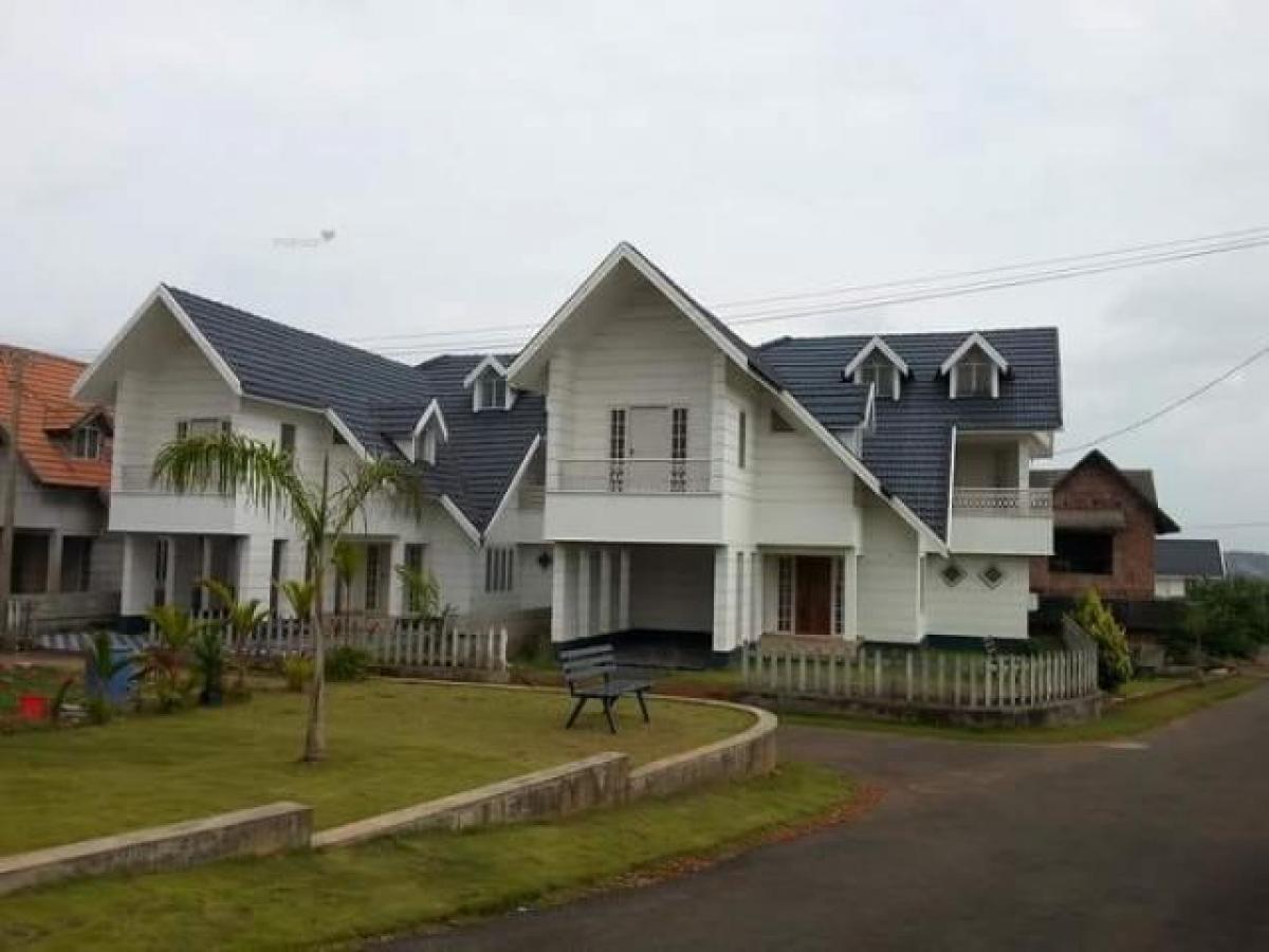 4 bedrooms House in Kannur, India No. 6992