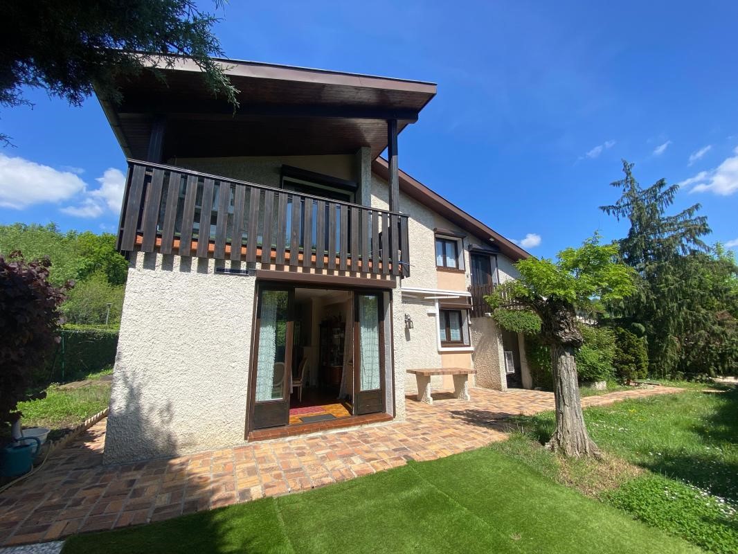 3 bedrooms House in Sainte-Foy-les-Lyon, France No. 346960