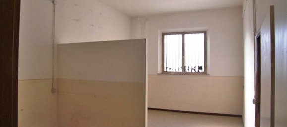 350m² Office in Torrita di Siena, Italy No. 39092 3