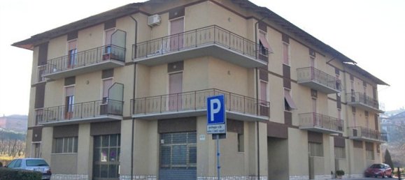 350m² Office in Torrita di Siena, Italy No. 39092 4