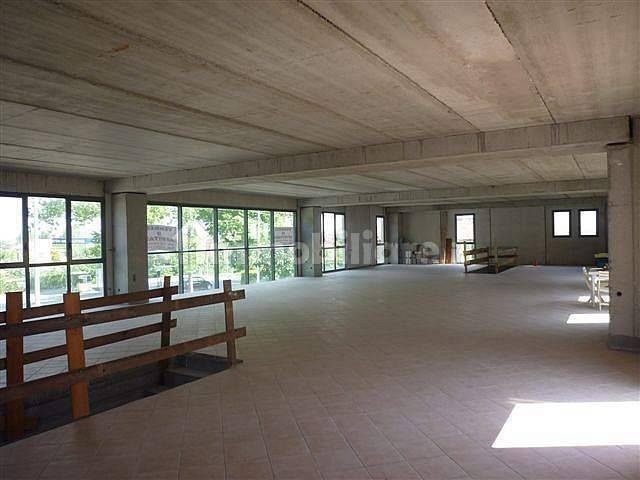 3-salle Entrepôt à Lucca, Italy No. 140294