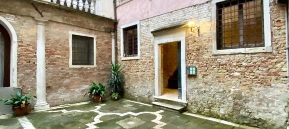 5 rooms Apartment in Venice, Italy No. 276066 27