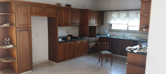 4 bedrooms House in Agios Athanasios, Cyprus No. 7048 3