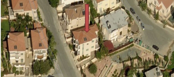 4 bedrooms House in Agios Athanasios, Cyprus No. 7048 8