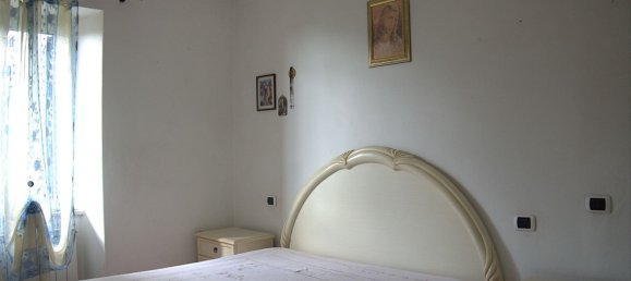 3 bedrooms House in Massa, Italy No. 358117 16