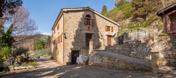 5 bedrooms House in Loro Ciuffenna, Italy No. 54304 10