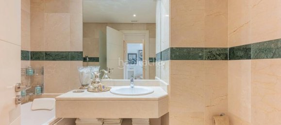 2 bedrooms Penthouse in Marbella, Spain No. 150030 17