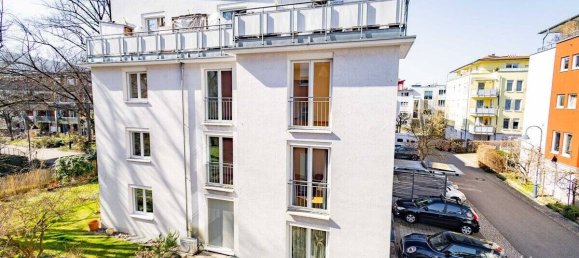 4 rooms Apartment in Baden-Wurttemberg, Germany No. 108492 2