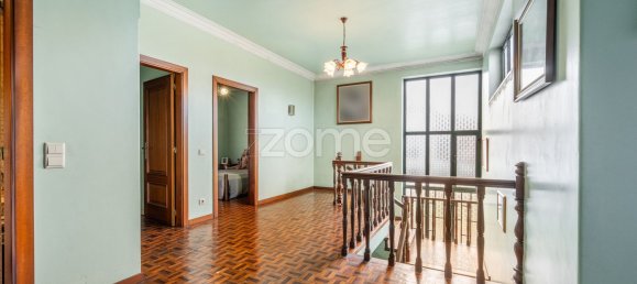 Дом с 5 спальнями в Эрмезинде, Португалия № 121559 26