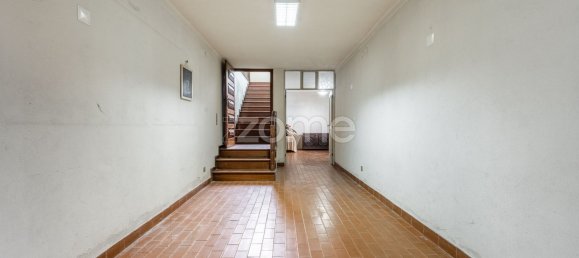 Дом с 5 спальнями в Эрмезинде, Португалия № 121559 37