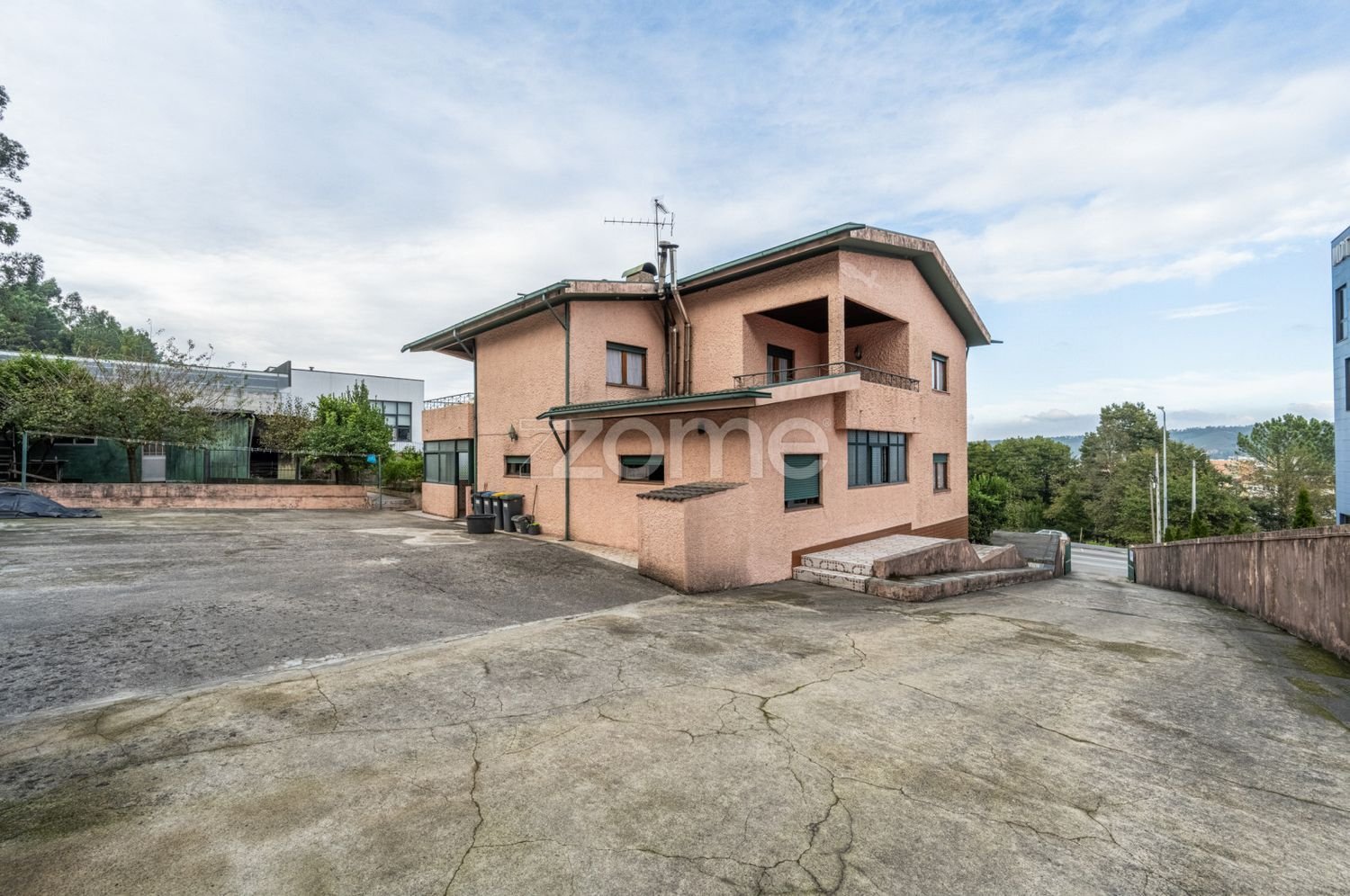 Дом с 5 спальнями в Эрмезинде, Португалия № 121559