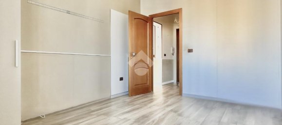 2 Schlafzimmer Wohnung in Novi Ligure, Italy, Nr. 272039 3