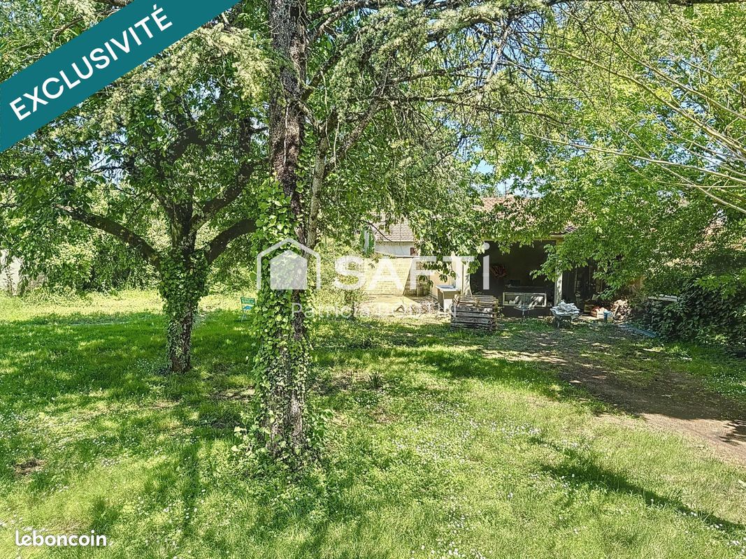 668m² Land in Niort, France No. 110849