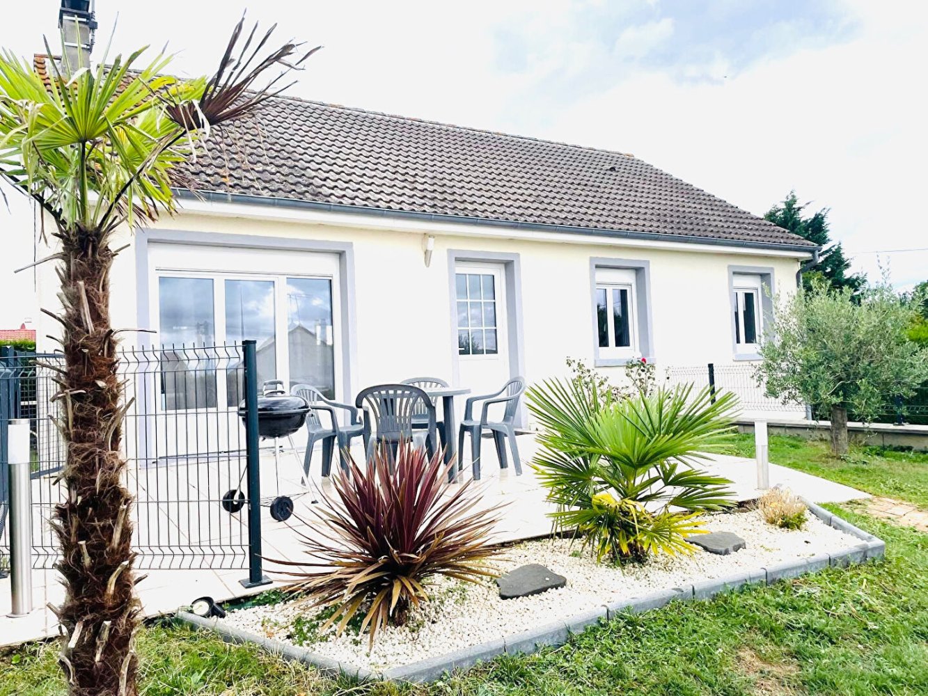 3 bedrooms House in Arnieres-sur-Iton, France No. 327316
