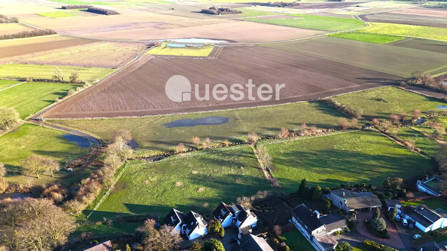 Дуплекс с 2 спальнями в Дуйсбург, Германия № 34599