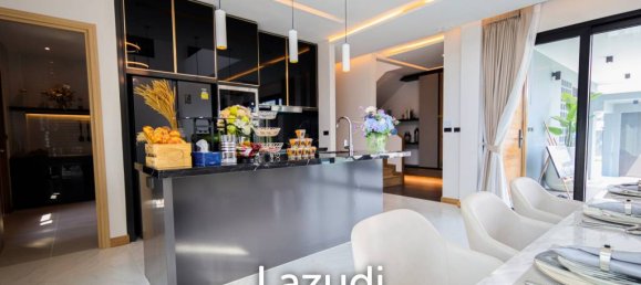 5 bedrooms Villa in Bang Lamung, Thailand No. 17292 5