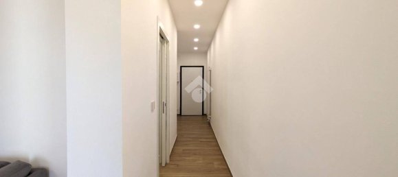 Apartamento de 1 dormitorio en Milan, Italy No. 381127 2