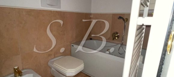 4 bedrooms House in Mantua, Italy No. 362840 17