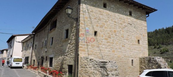 Дом с 4 спальнями в Алава, Испания № 159873 3