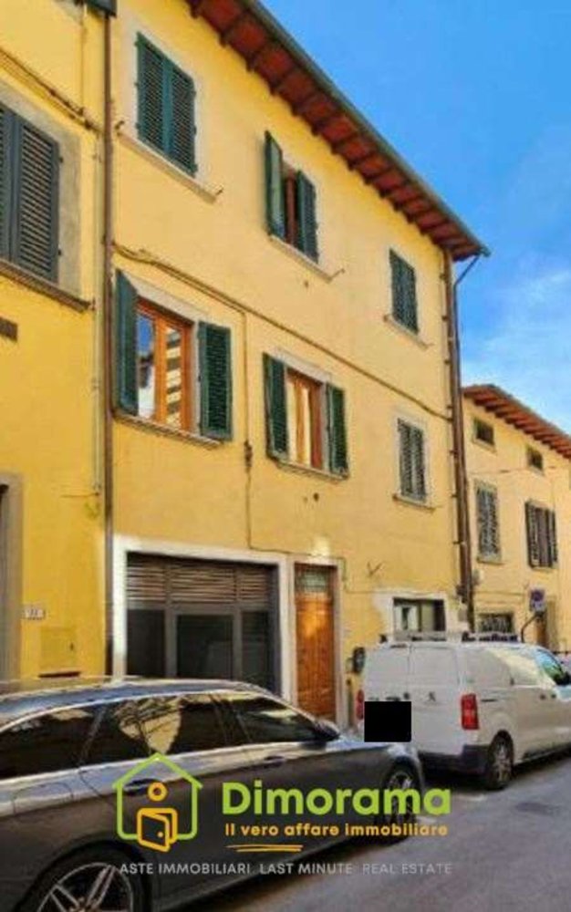 5 bedrooms Apartment in Fucecchio, Italy No. 343574