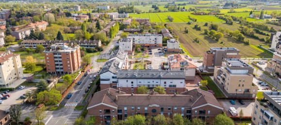 Квартира с 2 спальнями в Кастеназо, Италия № 216026 12