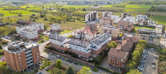 Квартира с 2 спальнями в Кастеназо, Италия № 216026 14