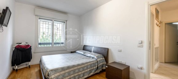 Квартира с 2 спальнями в Кастеназо, Италия № 216026 32