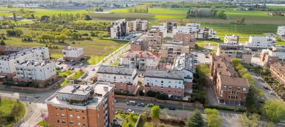 Квартира с 2 спальнями в Кастеназо, Италия № 216026 15