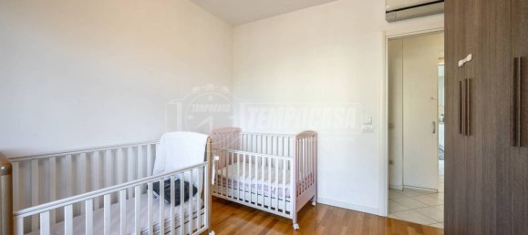 Квартира с 2 спальнями в Кастеназо, Италия № 216026 40