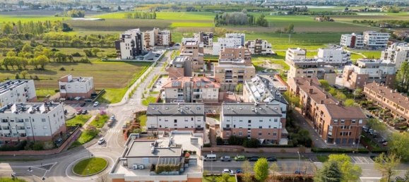 Квартира с 2 спальнями в Кастеназо, Италия № 216026 16