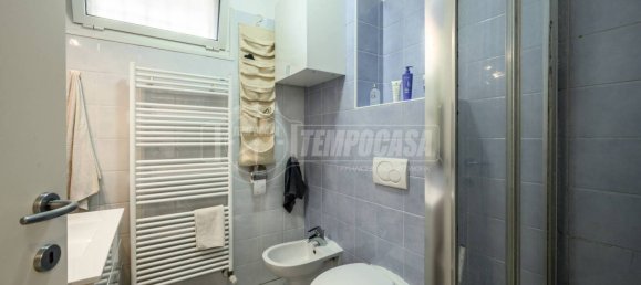 Квартира с 2 спальнями в Кастеназо, Италия № 216026 38