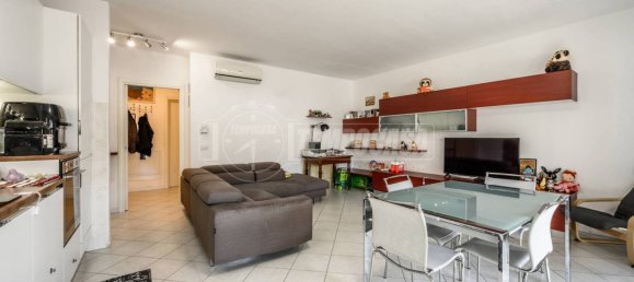 Квартира с 2 спальнями в Кастеназо, Италия № 216026 28