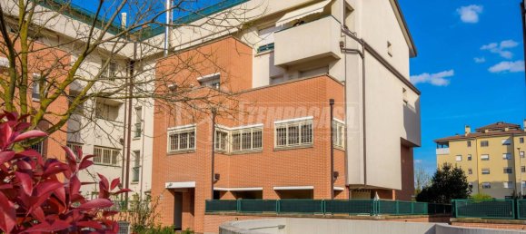 Квартира с 2 спальнями в Кастеназо, Италия № 216026 5