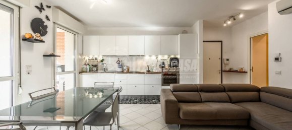 Квартира с 2 спальнями в Кастеназо, Италия № 216026 10