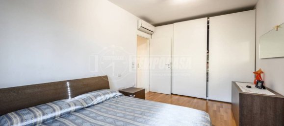 Квартира с 2 спальнями в Кастеназо, Италия № 216026 33